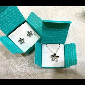 Origami Owl Silver Plumeria Necklace and Earring Set